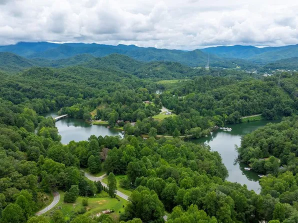 LOT 1 One Lakeside Ter Lot 1, Robbinsville, NC 28771