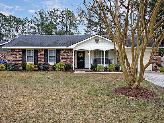 2nd image of 111 Gatehouse Dr
