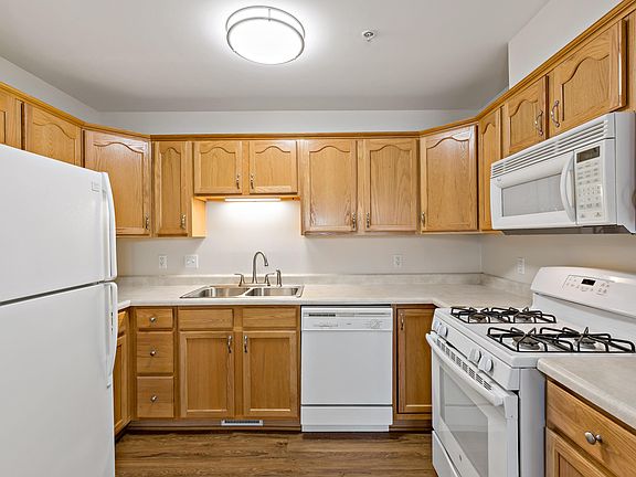 4th image of 2035 W 75th Pl Unit 11