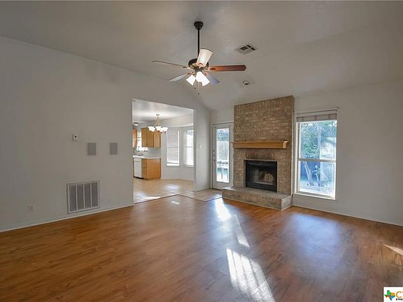 4th image of 5523 Oak Dr