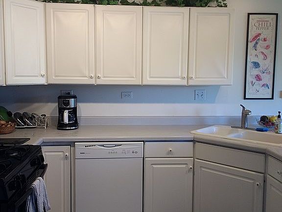 middle floor kitchen