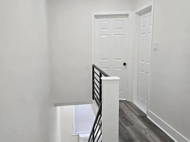 962 Carver St — Photo 2