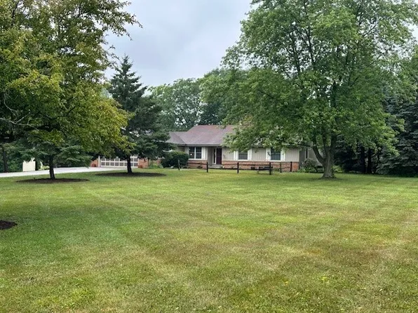 24300 S Harvest Hills Rd, Frankfort, IL 60423