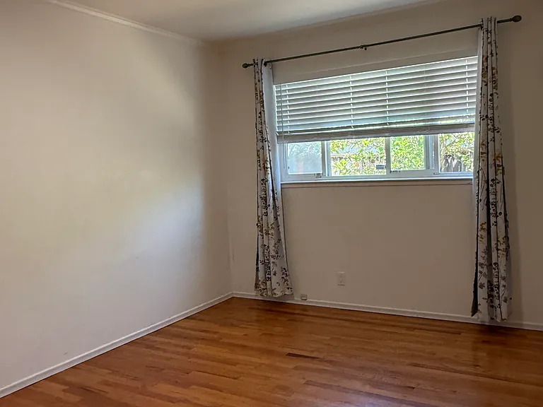 1067 Belvedere Ln — Photo 10