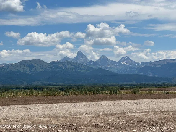 4 Solstice Cir, Tetonia, ID 83452