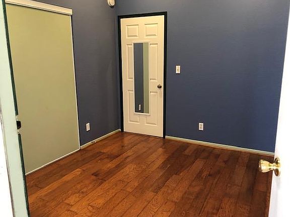 4th image of 22852 Valerio St