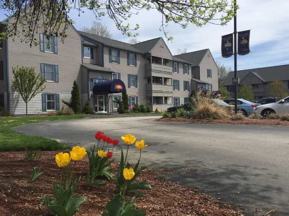 175 Eastern Ave APT 303, Manchester, NH 03104