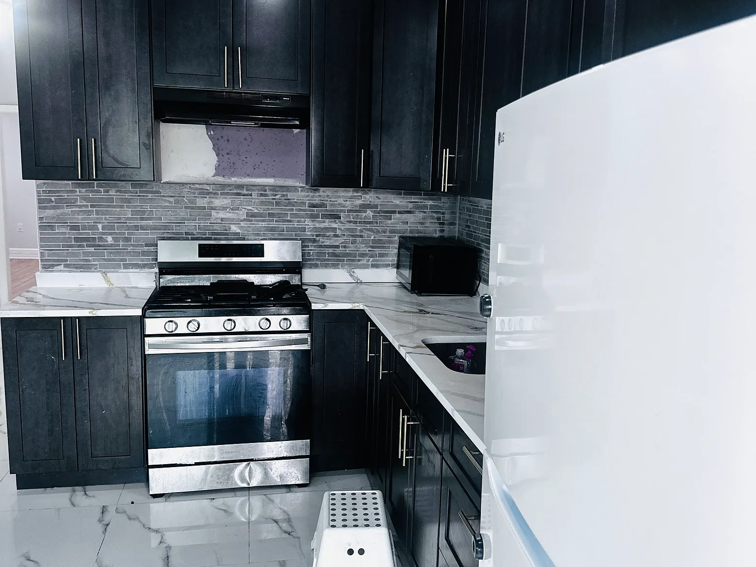 3 bed, 1500 sqft, $2,300 — Photo 4