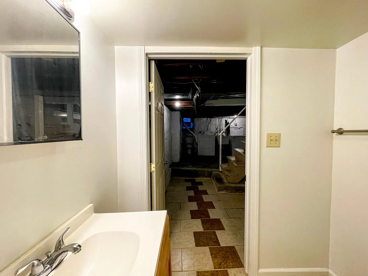 4 bed, 1440 sqft, $2,680 — Photo 4