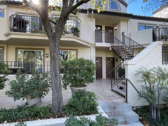 3rd image of 24155 Del Monte Dr Unit 377