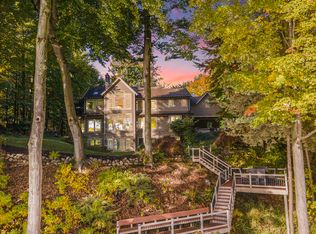 19184 Rosemary Rd, Spring Lake, MI 49456