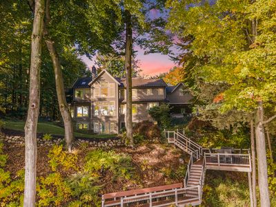 19184 Rosemary Rd, Spring Lake, MI, 49456