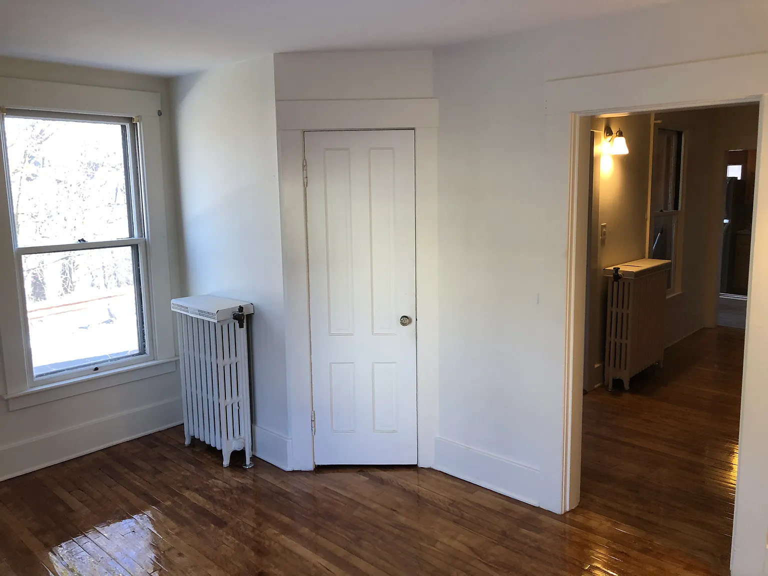 21 Crescent St — Photo 2