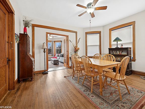 4th image of 5009 W Montrose Ave