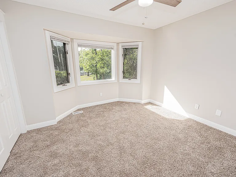 5722 Gondolier Dr — Photo 6