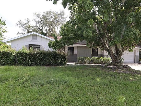 2nd image of 13 Lilac Dr