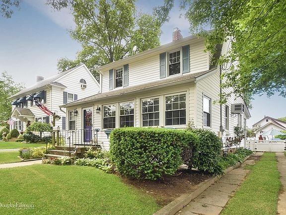 3rd image of 14 Cedar Ave