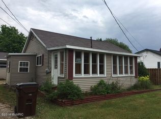 422 Donnelly St, Cadillac, MI 49601