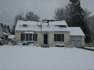 7208 Willow Rd, North Syracuse, NY 13212