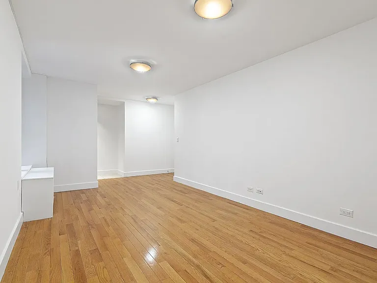 1274 5th Ave #307 — Photo 4
