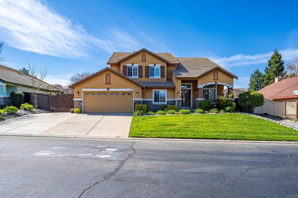 2952 Bridlewood Dr photo 1