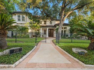 200 Ivy Ln, Terrell Hills, TX 78209