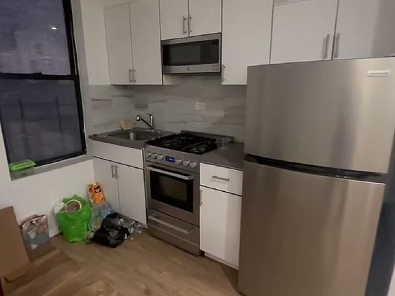 2nd image of 2480 Elm Pl #1B