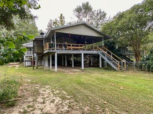 1949 Pascagoula River Rd, Moss Point, MS 39562