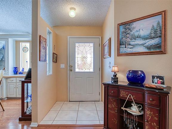 2nd image of 258 Pelican Dr N