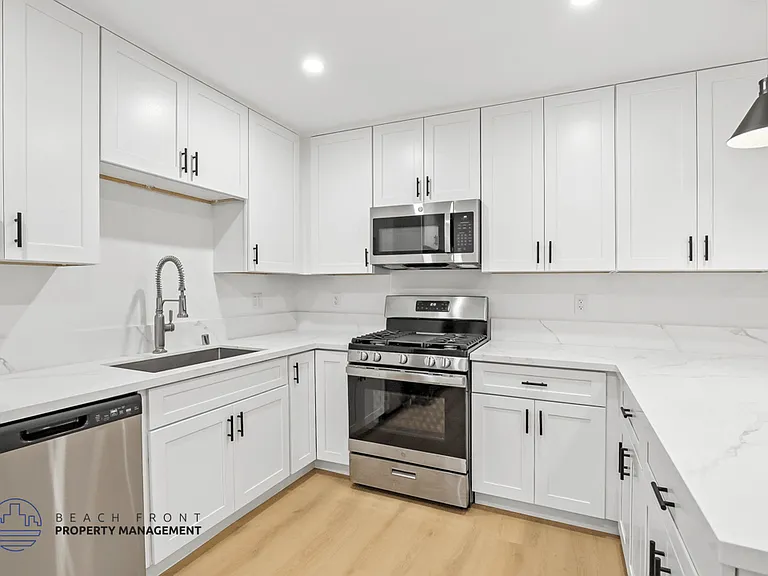 1230 E. 1st St. — Photo 21