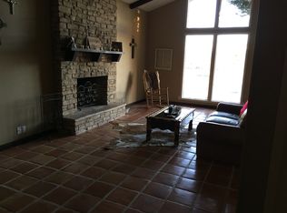 1130 N 4th St, Uvalde, TX 78801