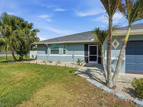 4th image of 906 Venice Ave N
