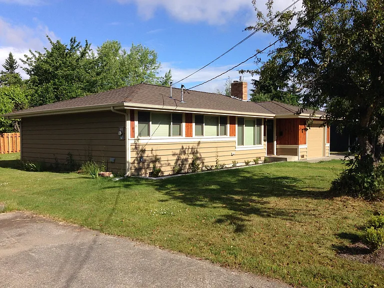 1017 Lynnwood Ave NE — Photo 12