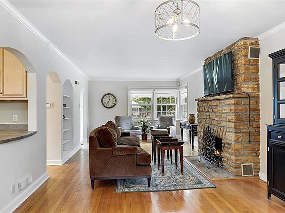 3rd image of 535 Edgar Ct