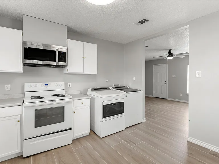 108 Gm Ln #B — Photo 10