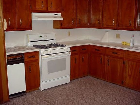 3rd image of 106 Oak Ct