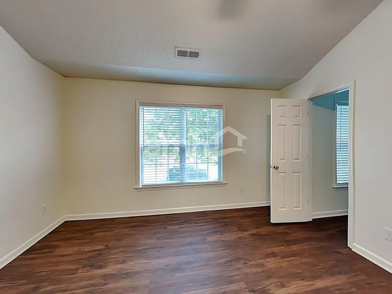 60 Falcon Ct — Photo 12