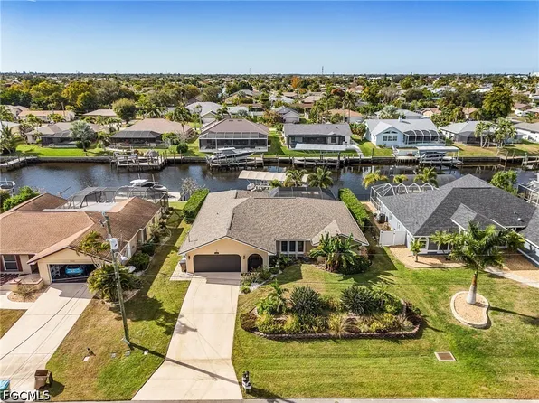 1102 SE 21st Ave, Cape Coral, FL 33990