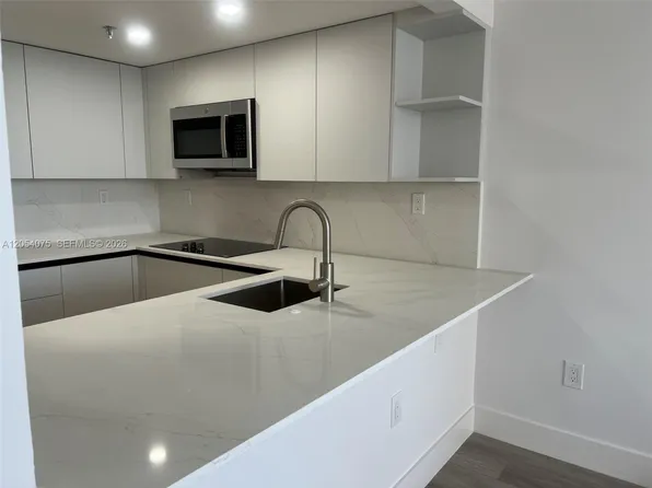 540 Brickell Key Dr, Miami, FL