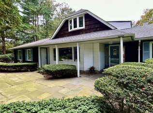 101 Darrow Ln, Greenlawn, NY 11740