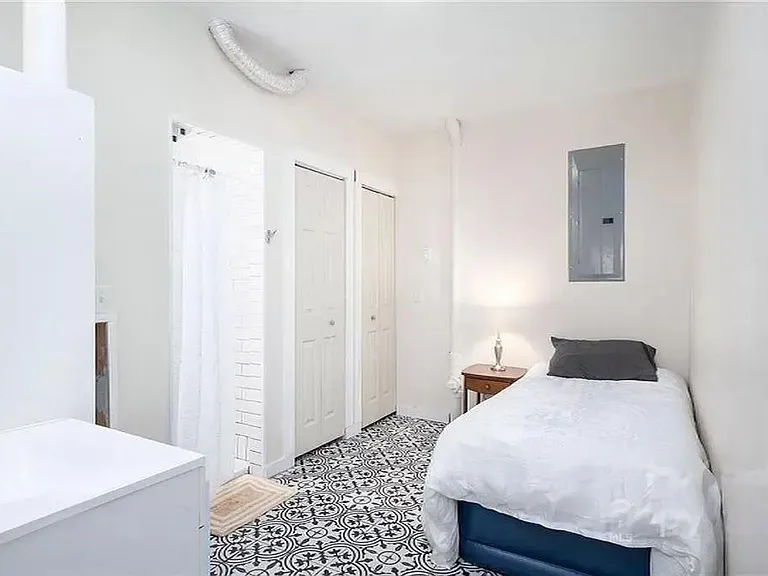 113 Florida Ave — Photo 2