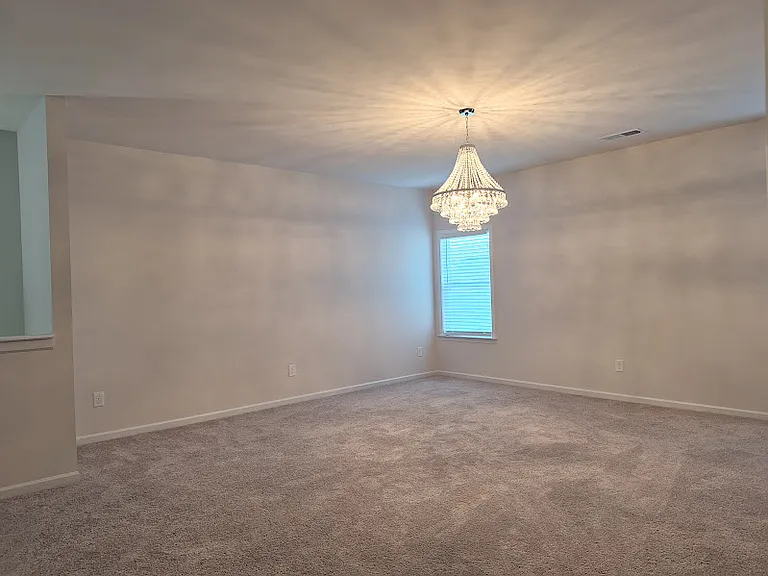 160 Marion Dr — Photo 10