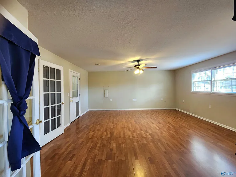 6107 Trailwood Dr — Photo 6