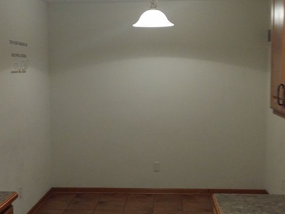 4th image of 261 E 12th St