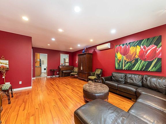 5th image of 45 Carman Ave