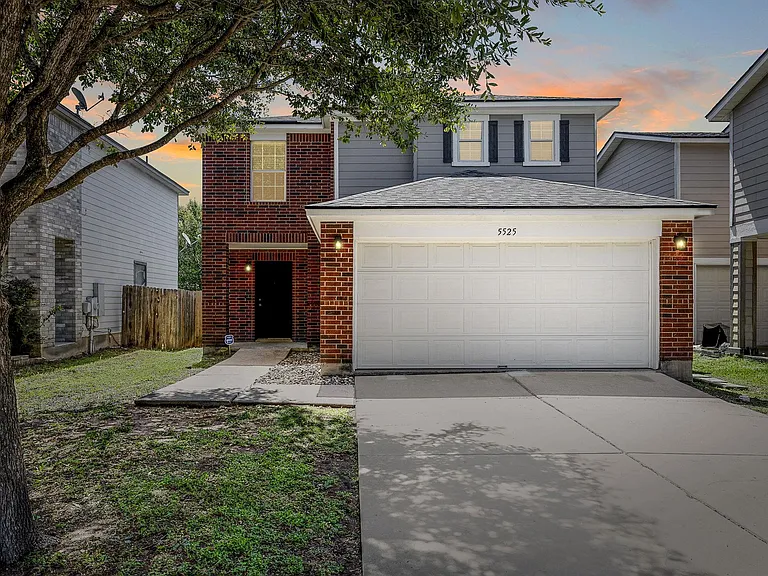 5525 Victory Gallop Dr — Photo 1