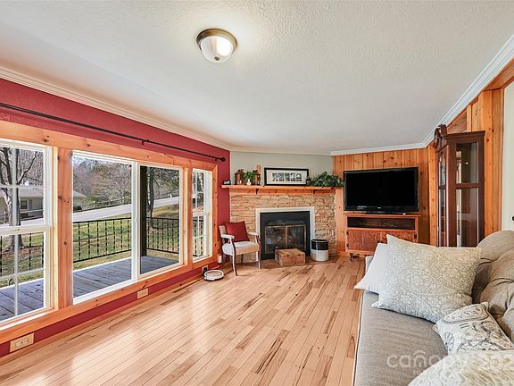5th image of 636 Roy Edwards Ln