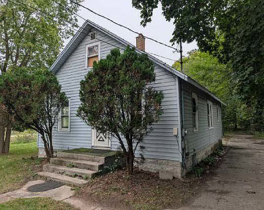 2nd image of 432 Detroit St