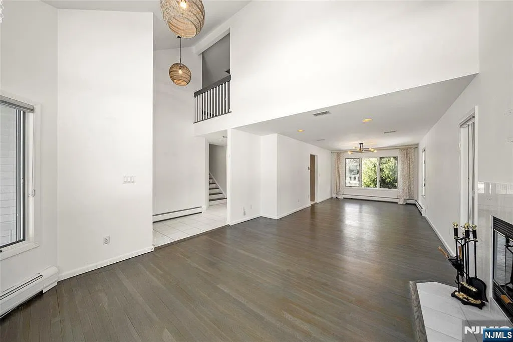 3 bed, 3.5 bath, $5,000 — Photo 3