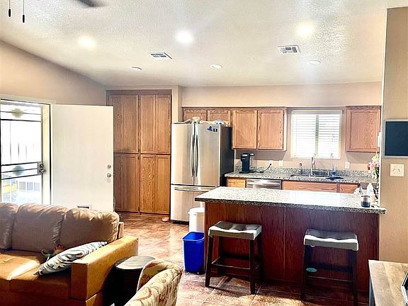 4th image of 4461 S Agave Ave